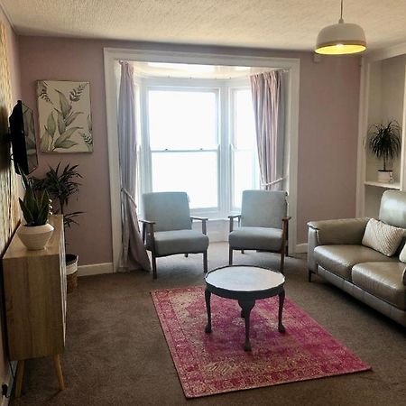 אבריסטוויט Cranwell Court Apartments מראה חיצוני תמונה