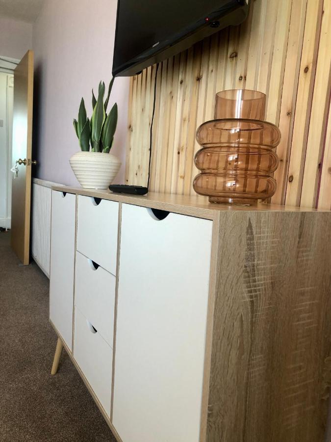 אבריסטוויט Cranwell Court Apartments מראה חיצוני תמונה